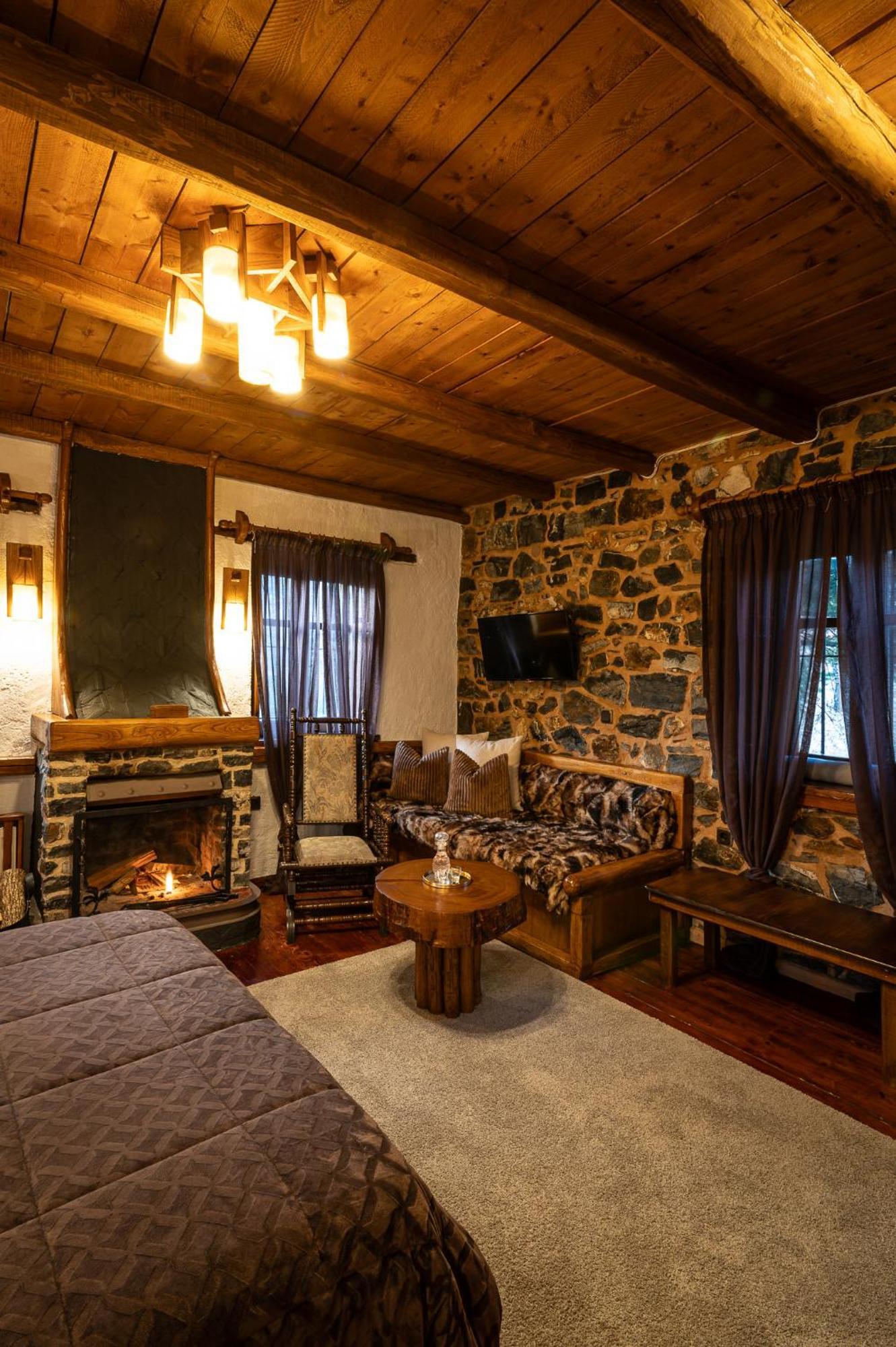 4 Seasons Premium Agios Athanasios (Pella)